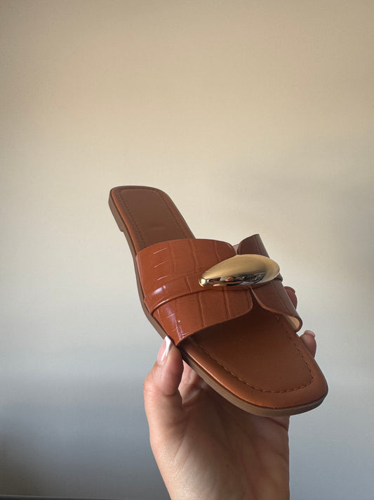 Gold detail sandal